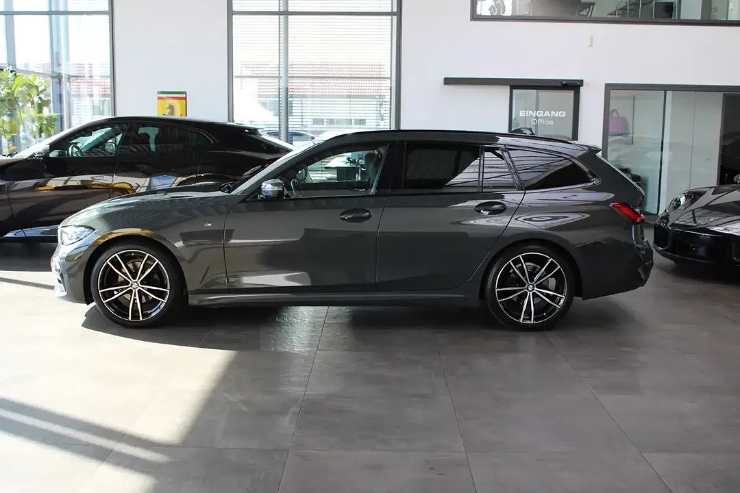 BMW 320 - Thumbnail 4