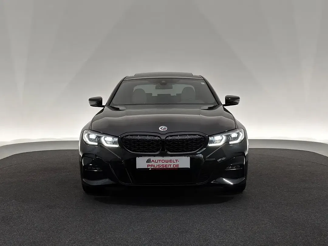 BMW 320 - Thumbnail 2
