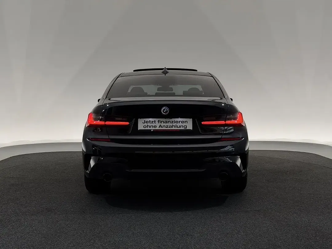 BMW 320 - Thumbnail 6