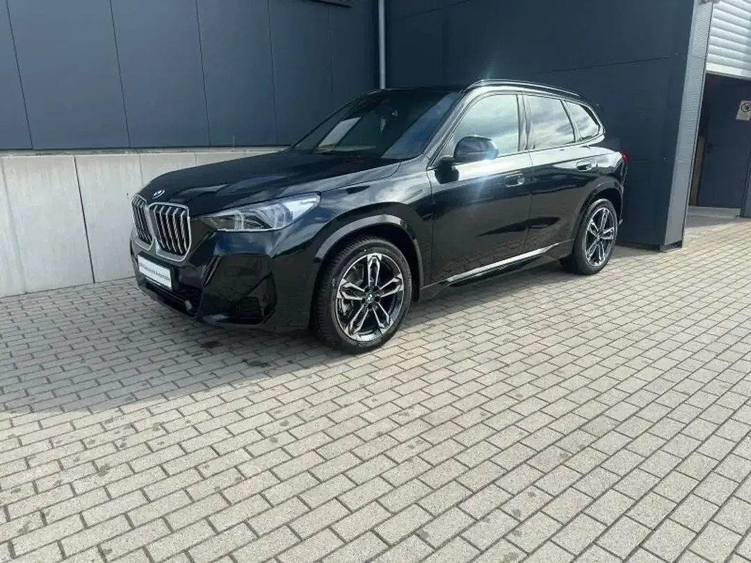 BMW X1 - Thumbnail 3