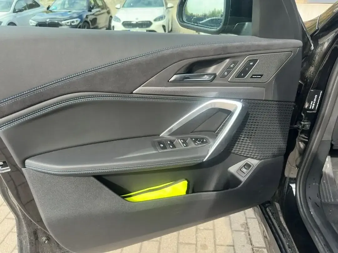 BMW X1 - Thumbnail 9