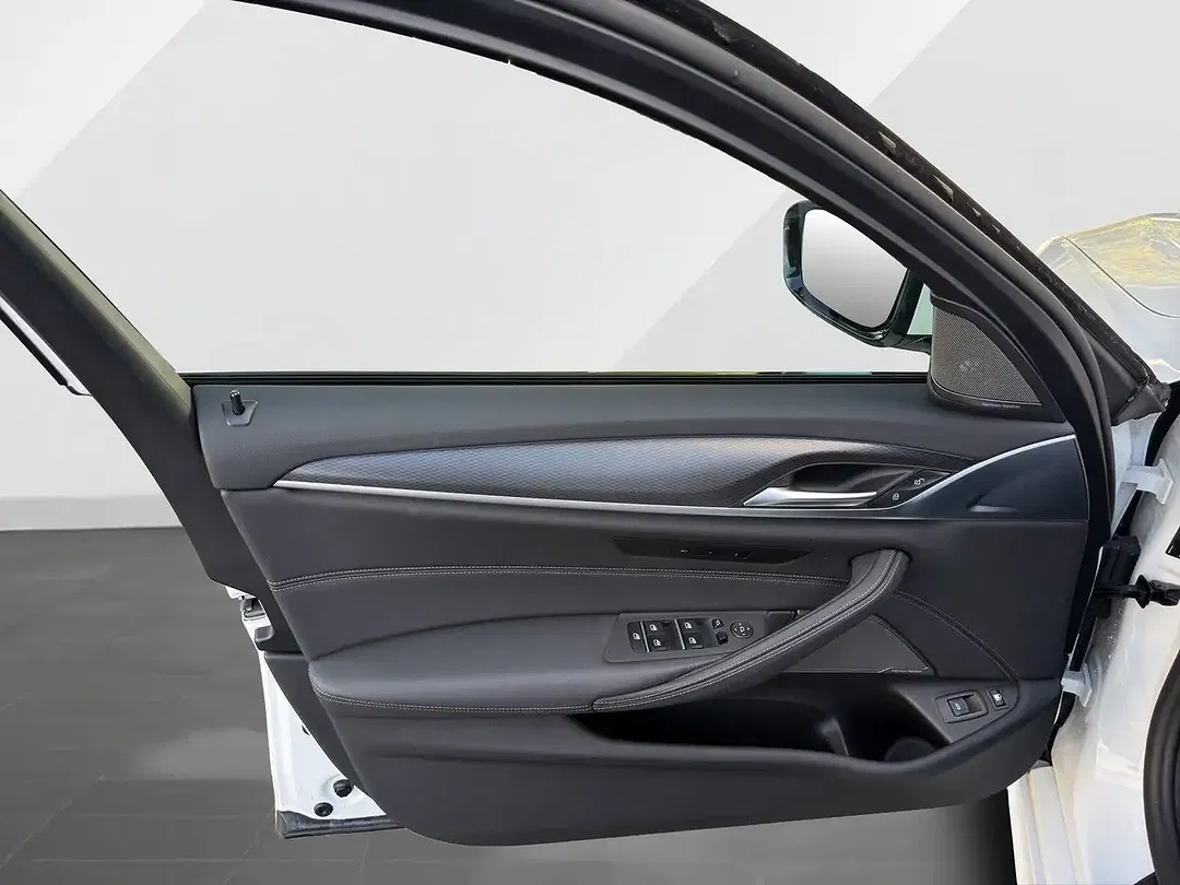 BMW 530 - Thumbnail 10
