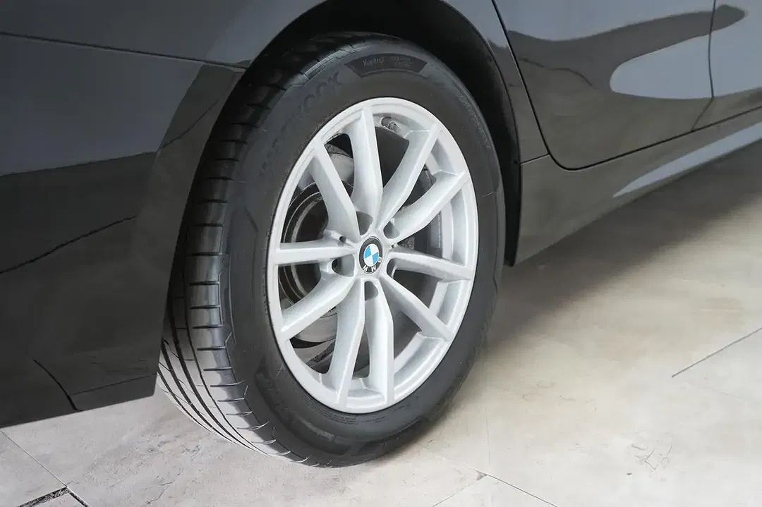 BMW 320 - Thumbnail 11
