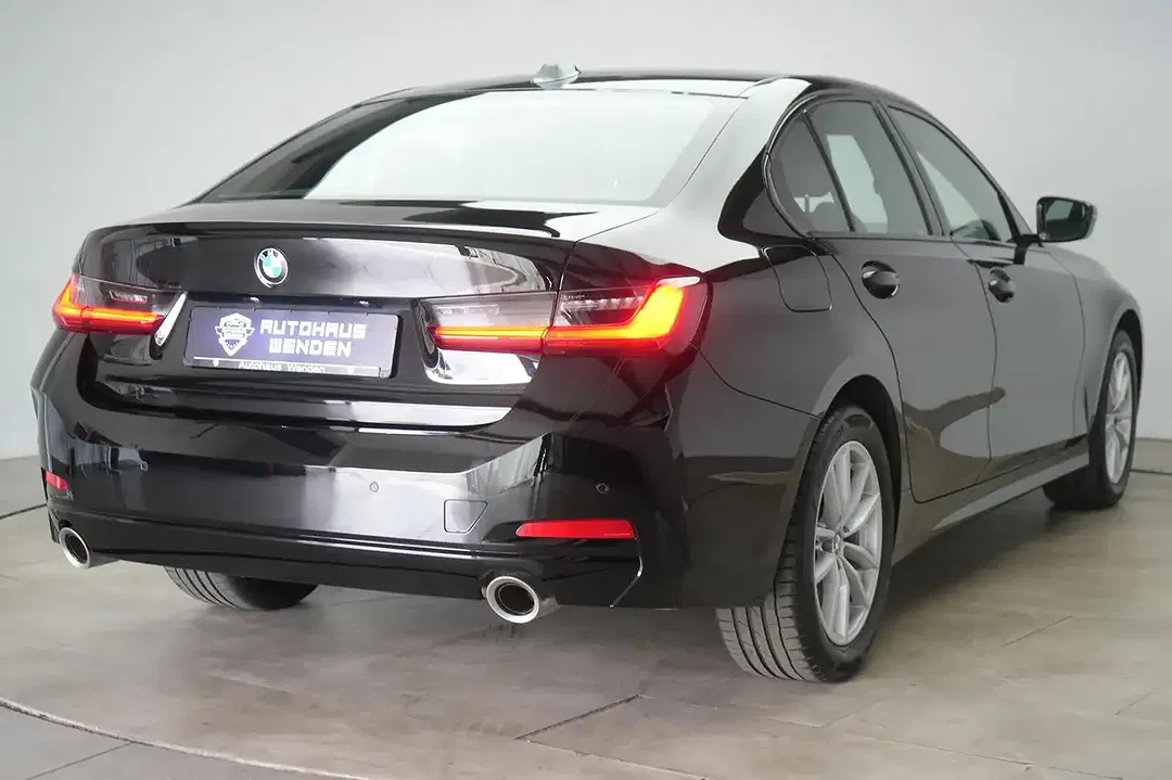 BMW 320 - Thumbnail 4