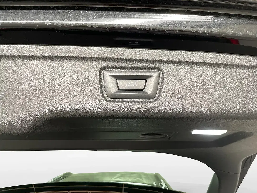 BMW 330 - Thumbnail 10