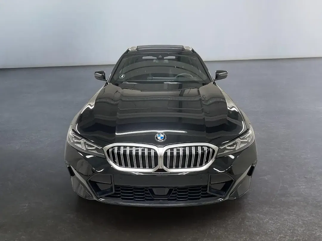 BMW 330 - Thumbnail 2