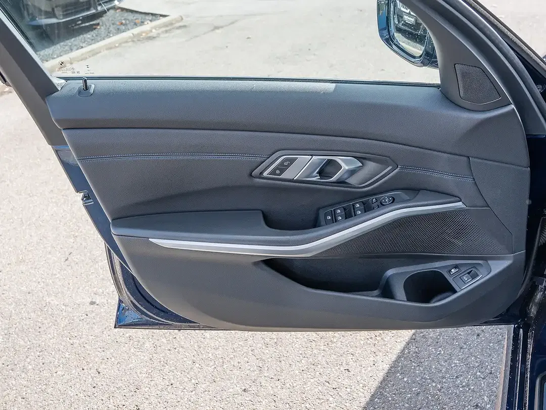 BMW 330 - Thumbnail 11