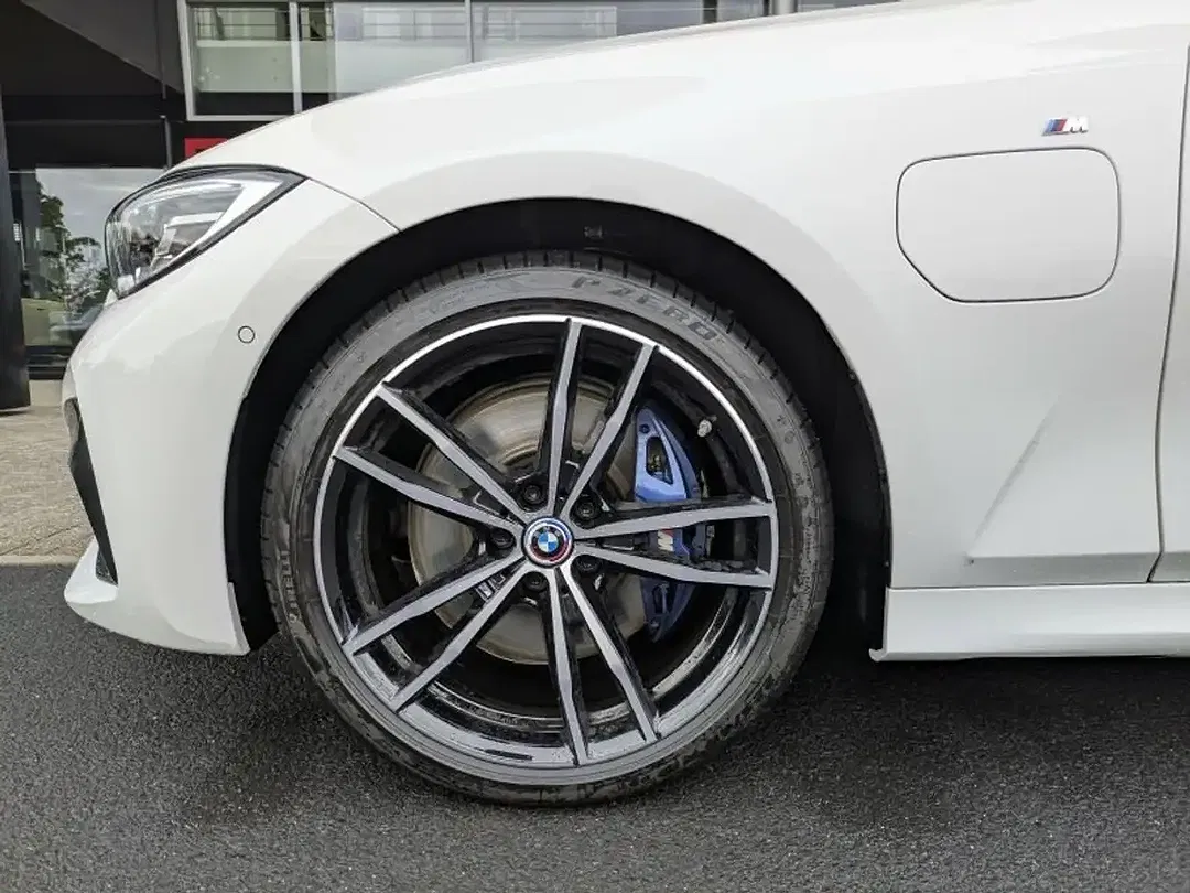 BMW 330 - Thumbnail 13