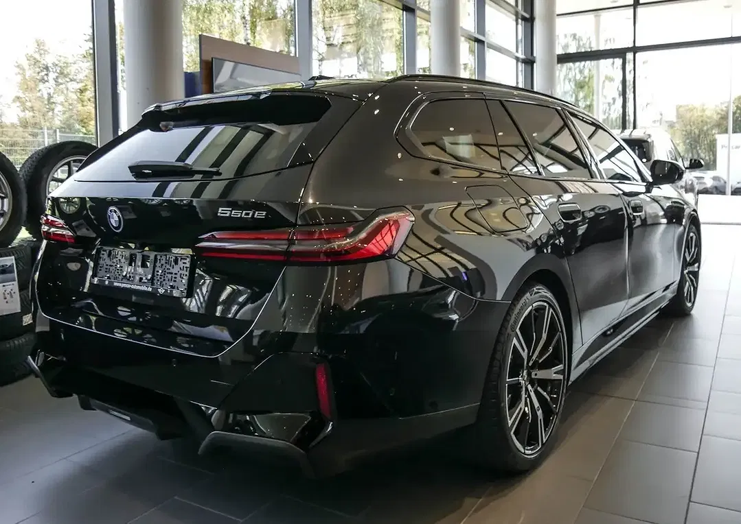 BMW 550 - Thumbnail 2