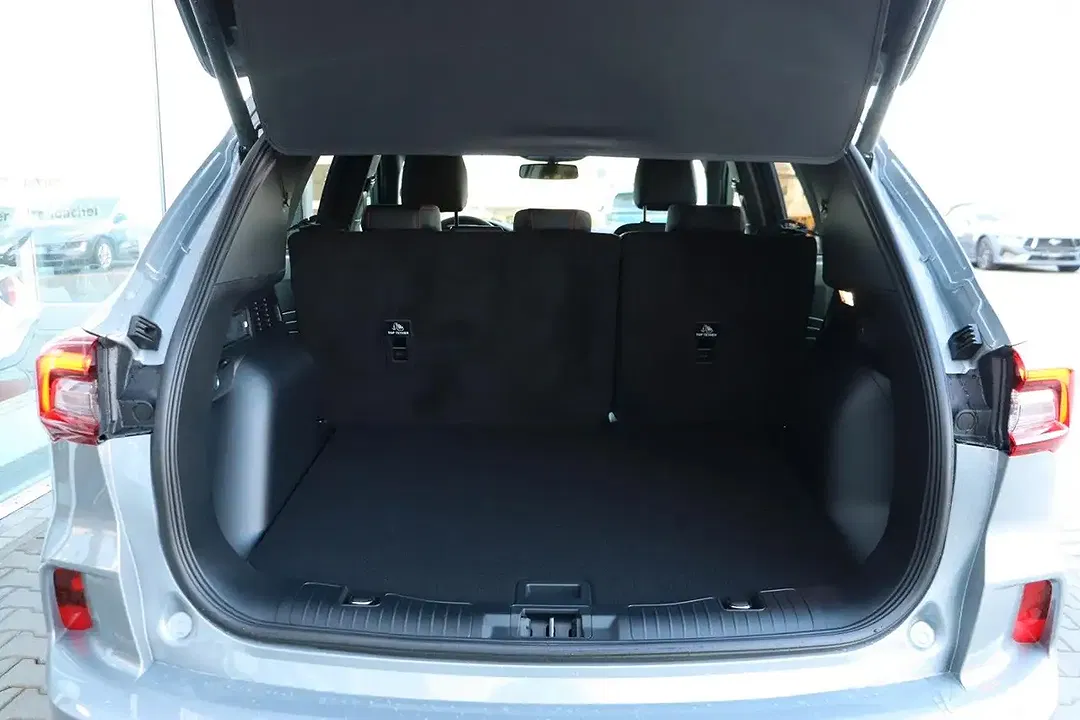 Ford Kuga - Thumbnail 12