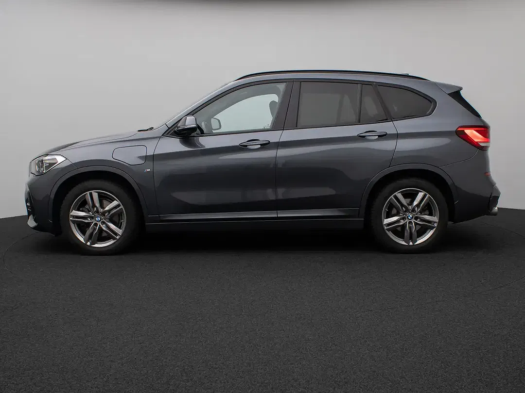 BMW X1 - Thumbnail 11