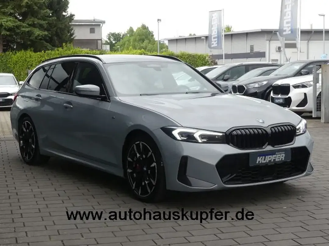 BMW 320 - Thumbnail 2
