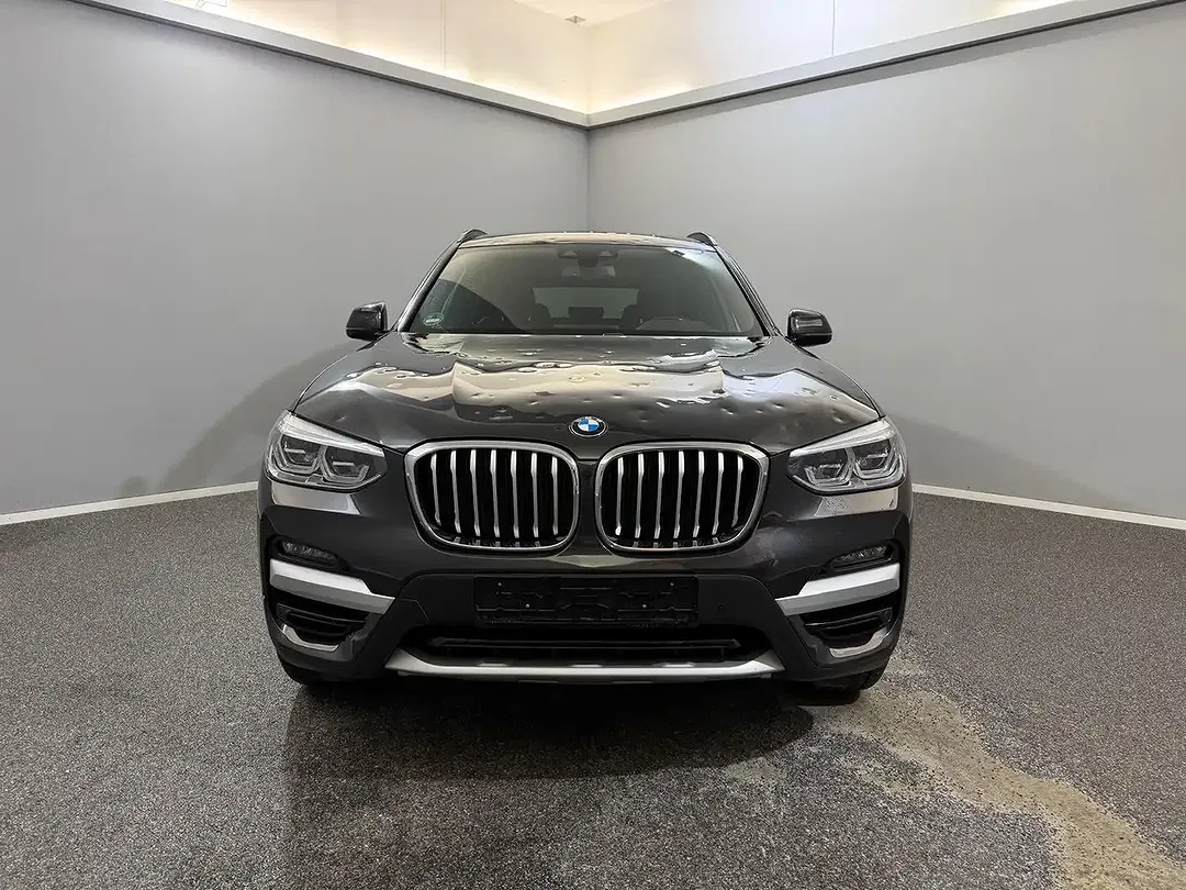 BMW X3 - Thumbnail 2