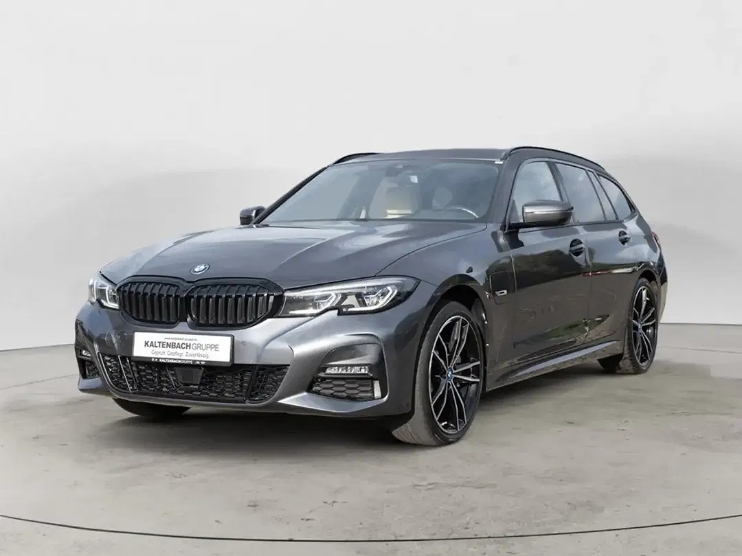 BMW 330 - Thumbnail 2