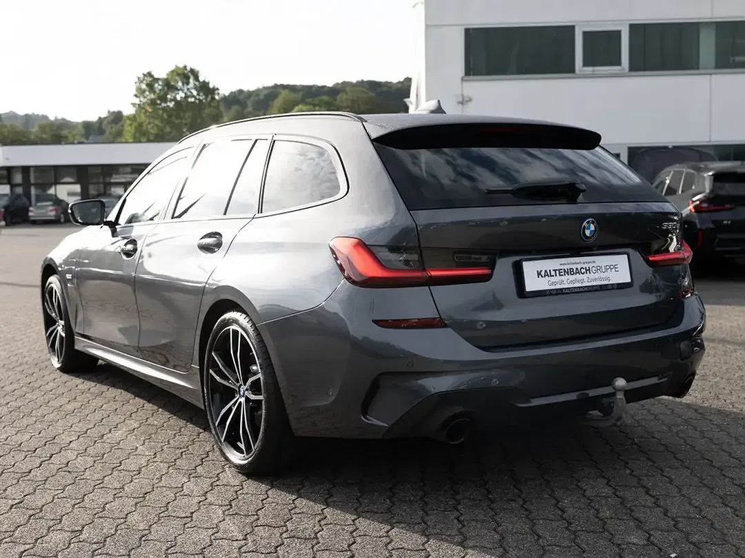 BMW 330 - Thumbnail 7