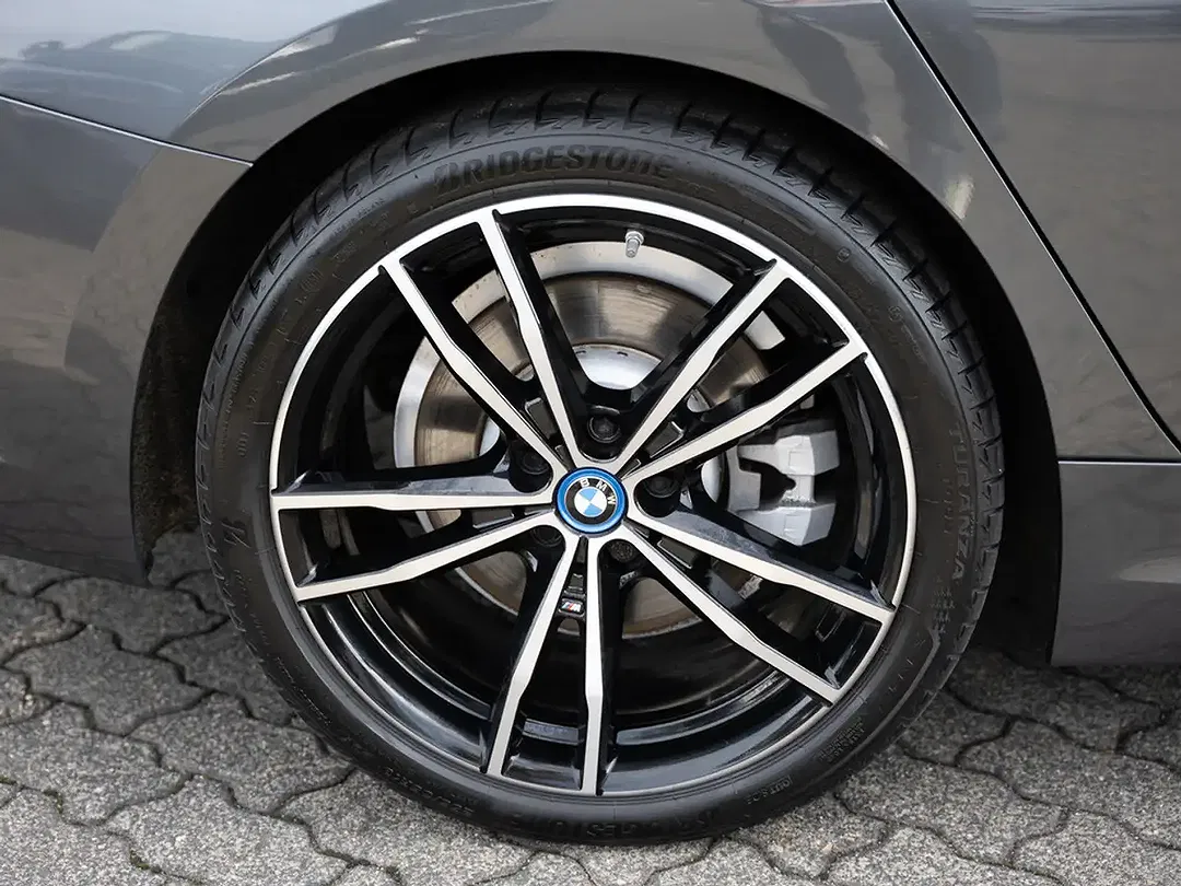 BMW 330 - Thumbnail 9