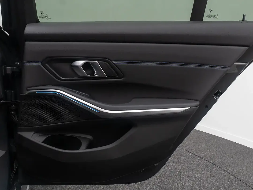 BMW 320 - Thumbnail 32