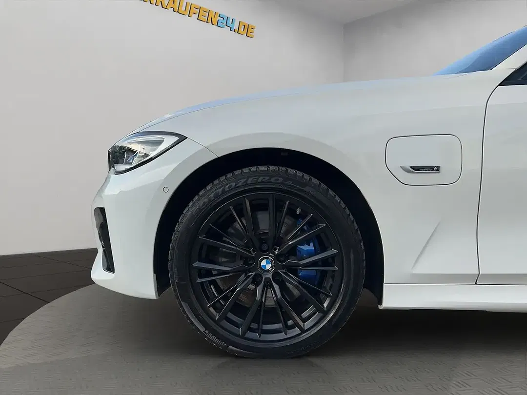BMW 330 - Thumbnail 15