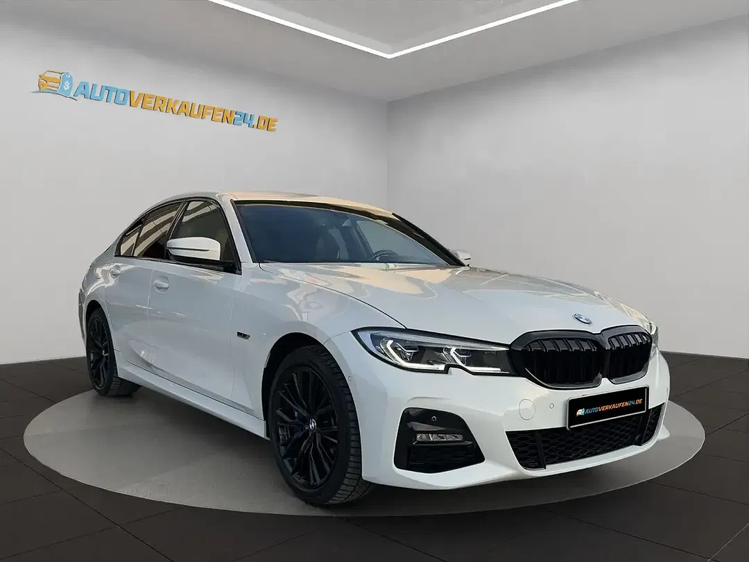 BMW 330 - Thumbnail 9