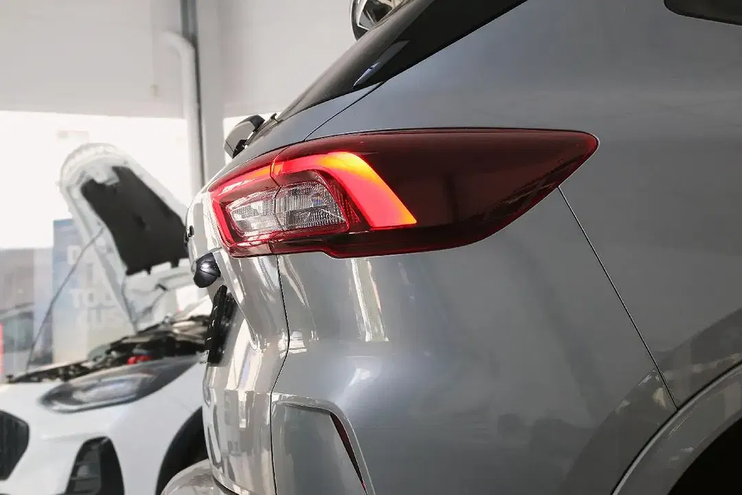 Ford Kuga - Thumbnail 10