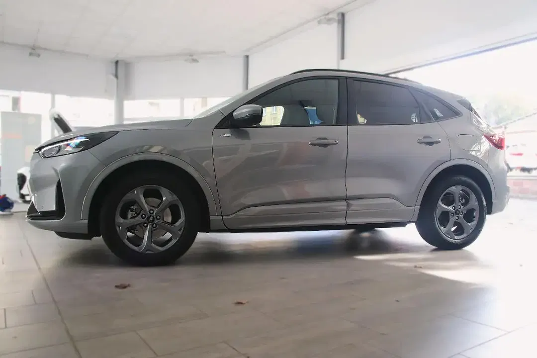 Ford Kuga - Thumbnail 8