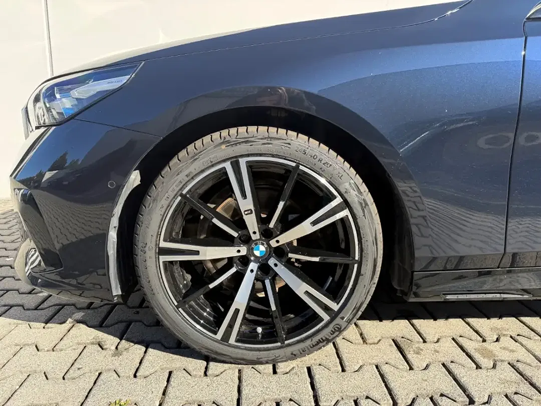 BMW 520 - Thumbnail 12