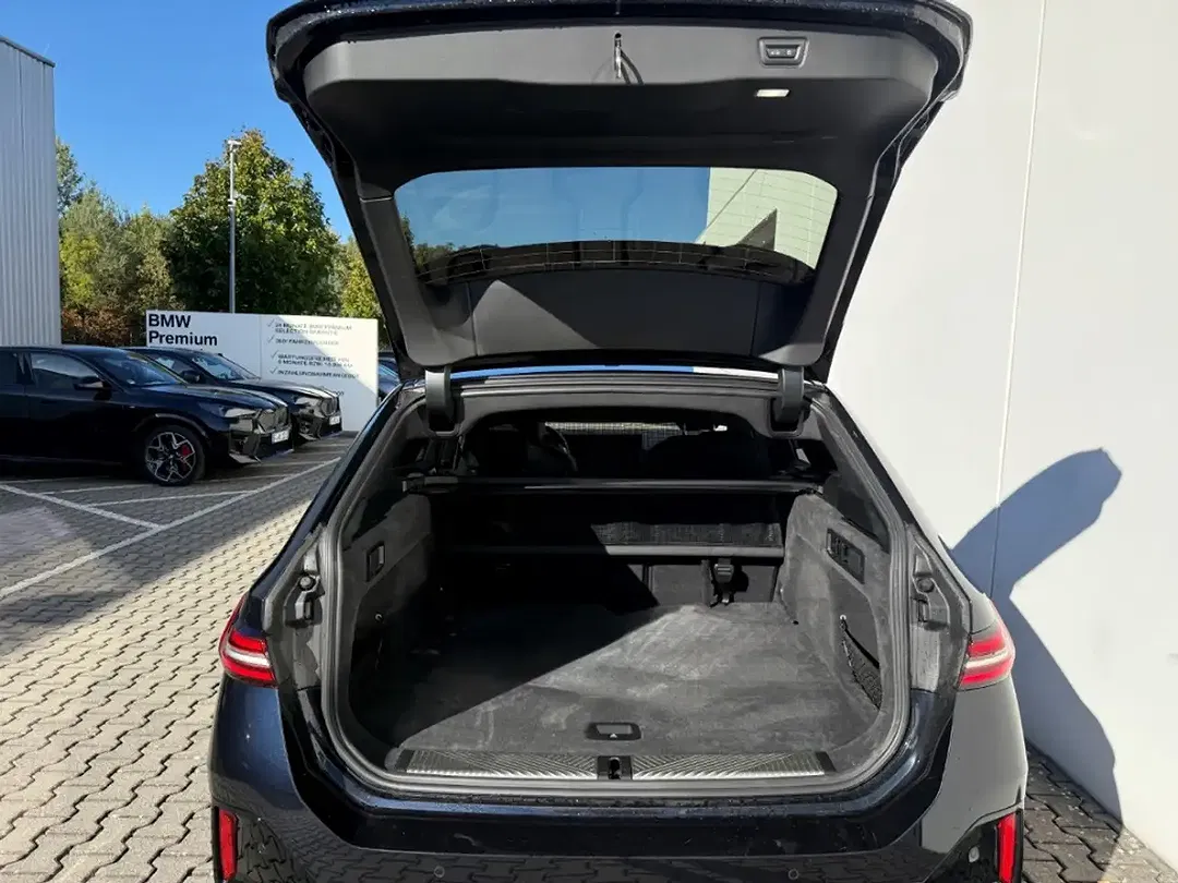 BMW 520 - Thumbnail 13