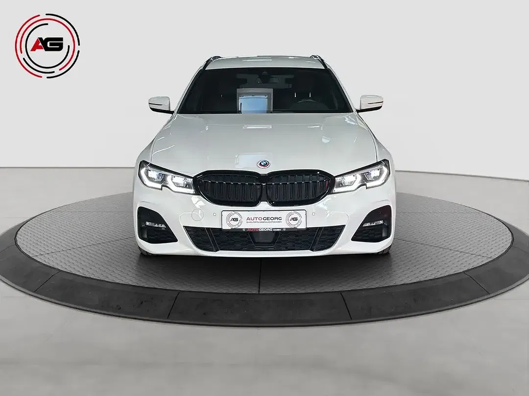 BMW 320 - Thumbnail 2
