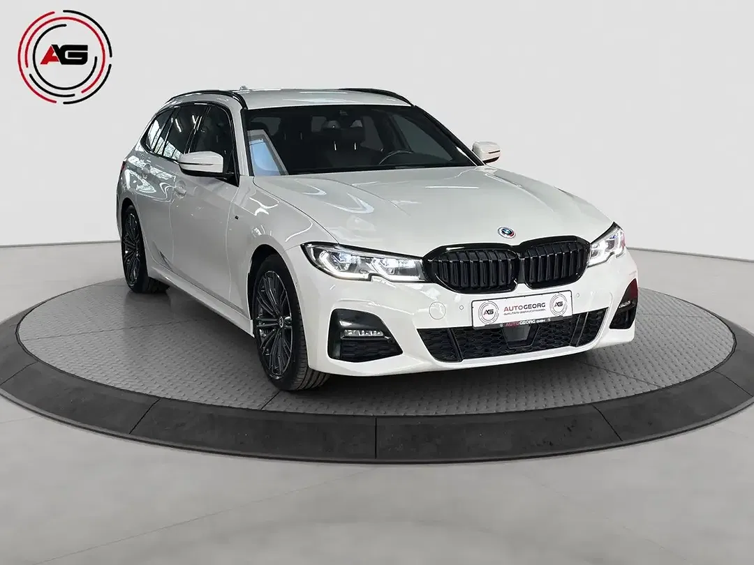 BMW 320 - Thumbnail 3