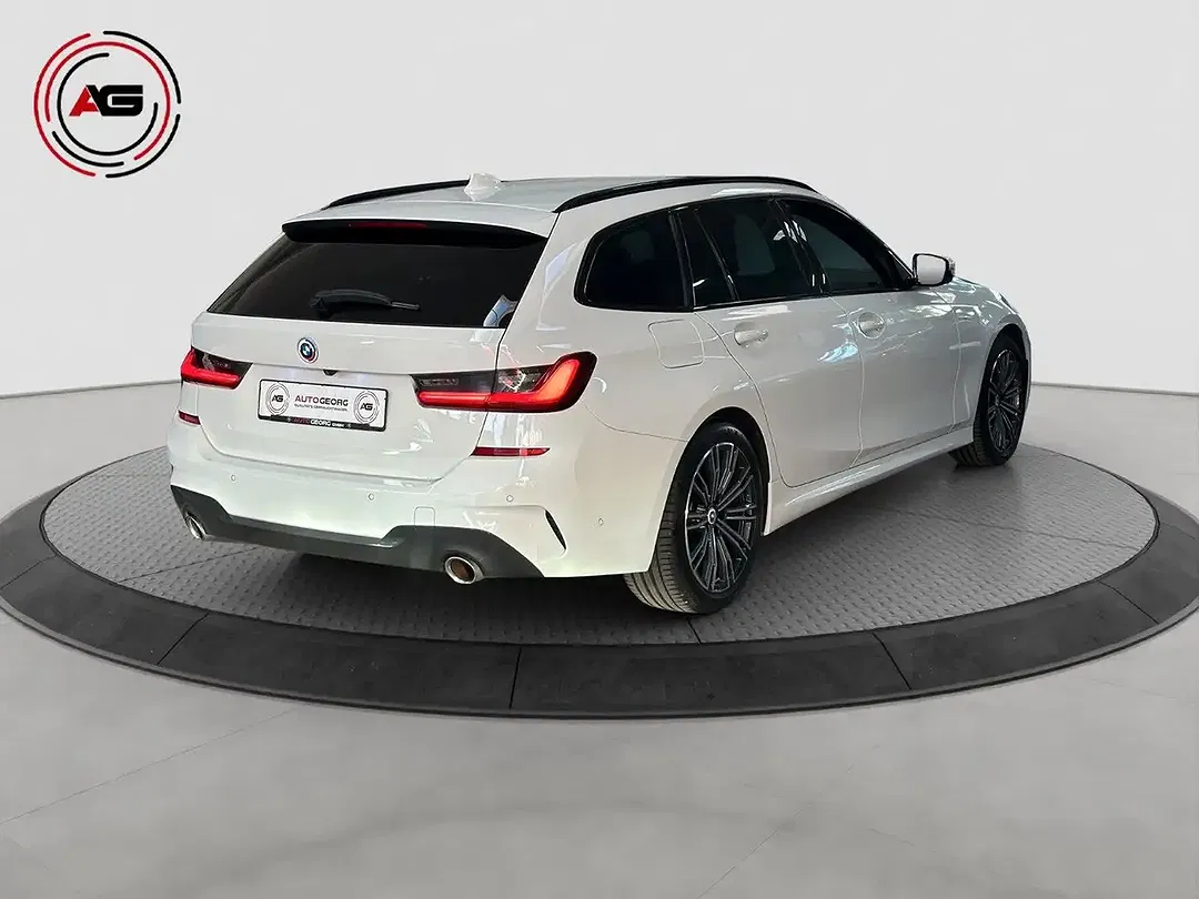 BMW 320 - Thumbnail 5