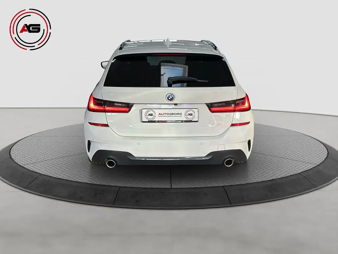 BMW 320 - Thumbnail 6