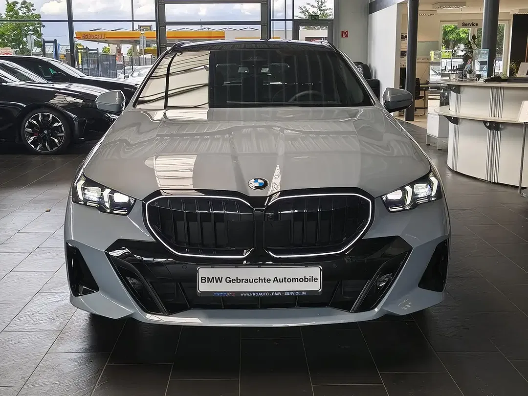 BMW 520 - Thumbnail 2