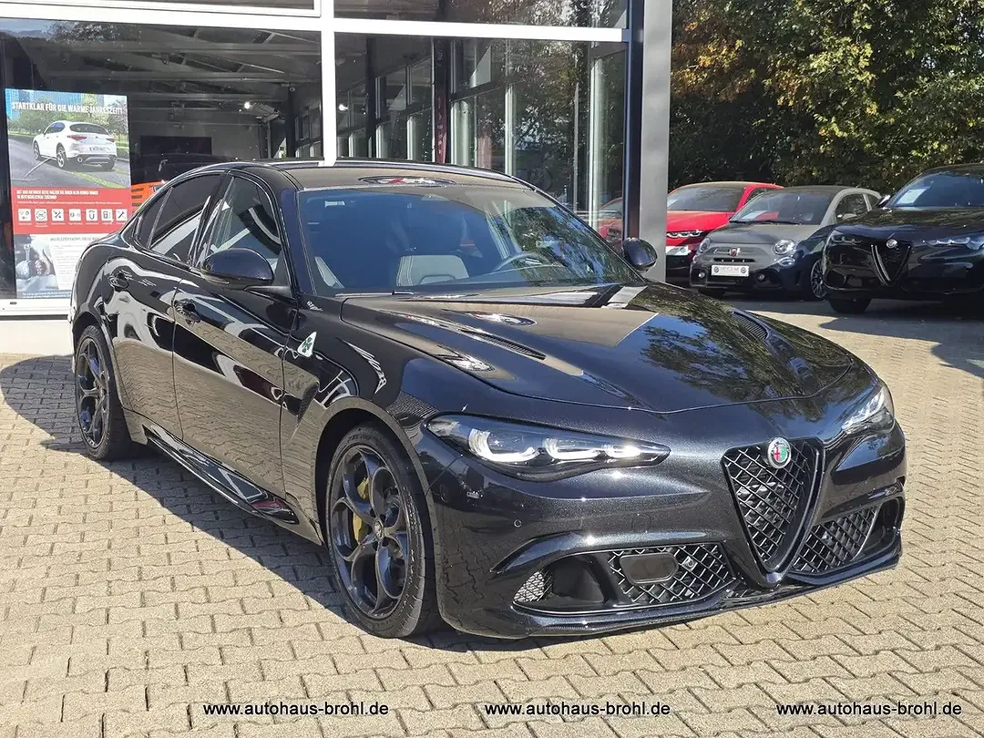Alfa Romeo Giulia - Thumbnail 2