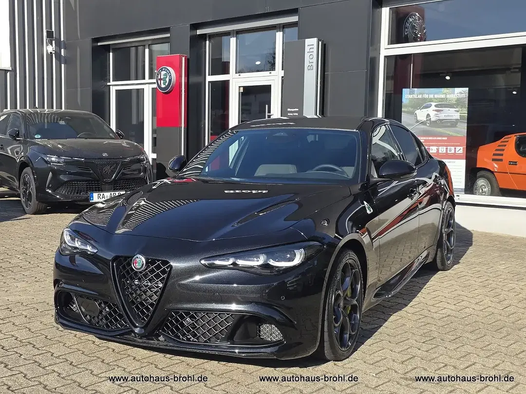 Alfa Romeo Giulia - Thumbnail 3