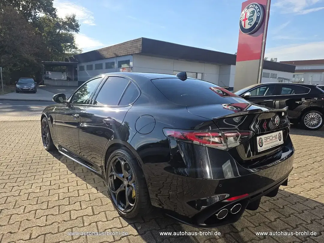 Alfa Romeo Giulia - Thumbnail 6