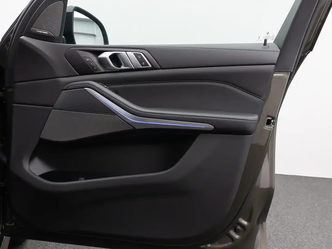 BMW X5 - Thumbnail 32