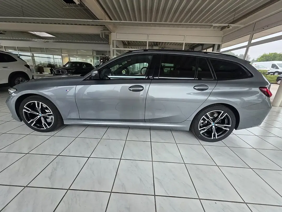 BMW 330 - Thumbnail 2