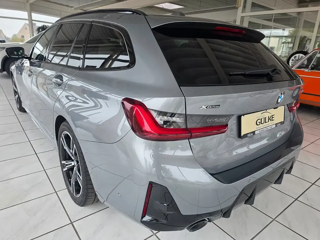 BMW 330 - Thumbnail 3