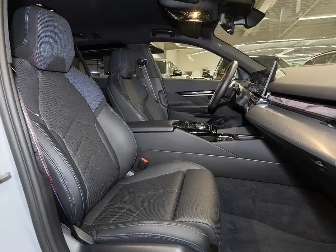 BMW 520 - Thumbnail 12