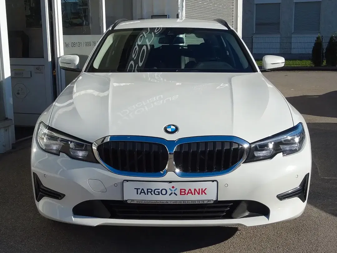 BMW 320 - Thumbnail 2