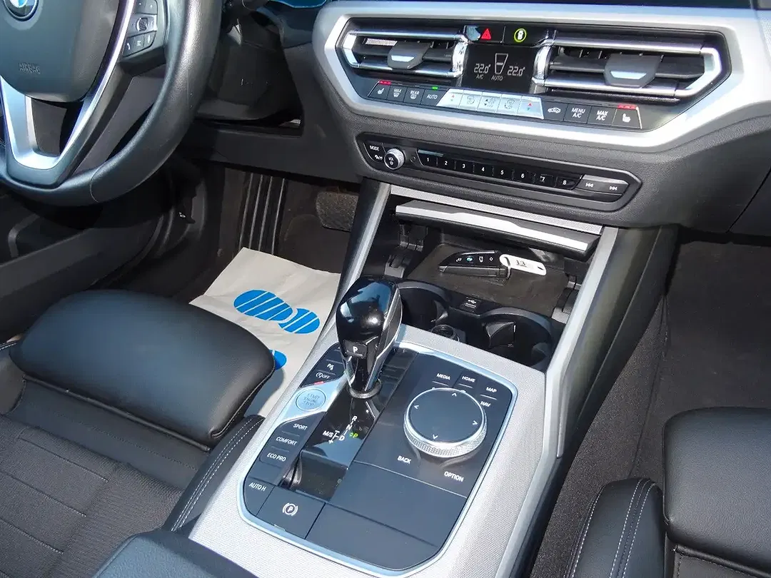 BMW 320 - Thumbnail 9