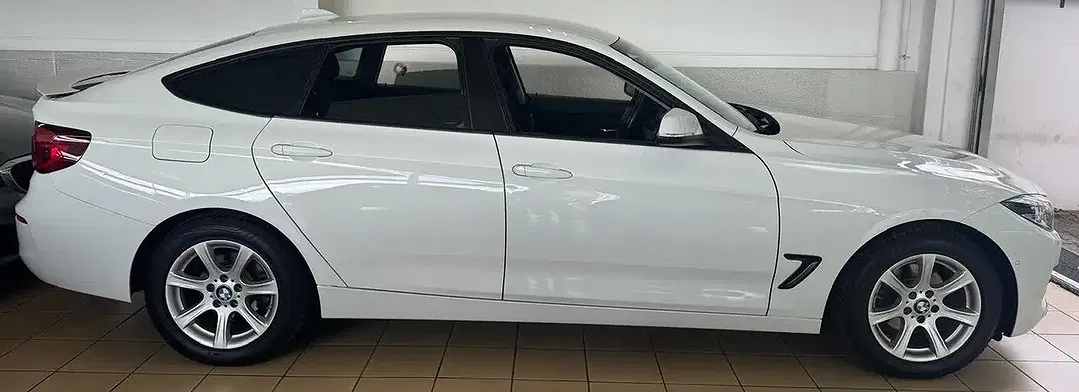 BMW 320 - Thumbnail 2