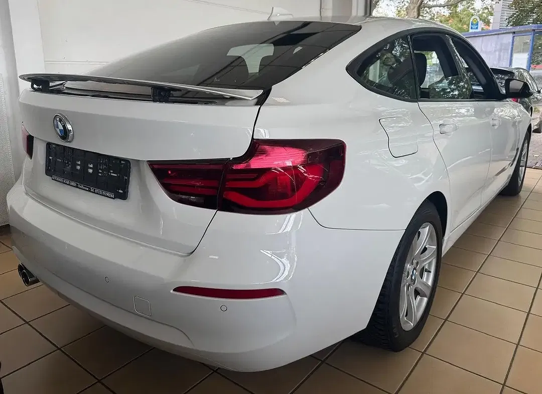 BMW 320 - Thumbnail 3