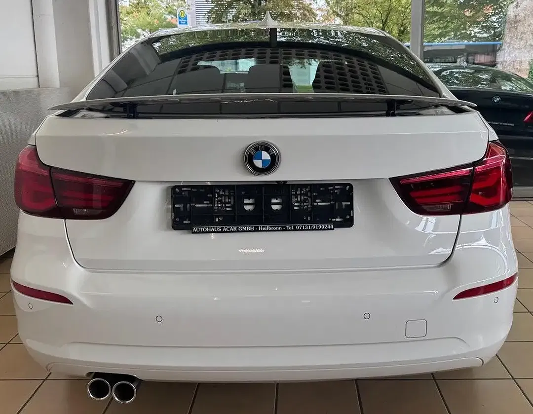 BMW 320 - Thumbnail 6