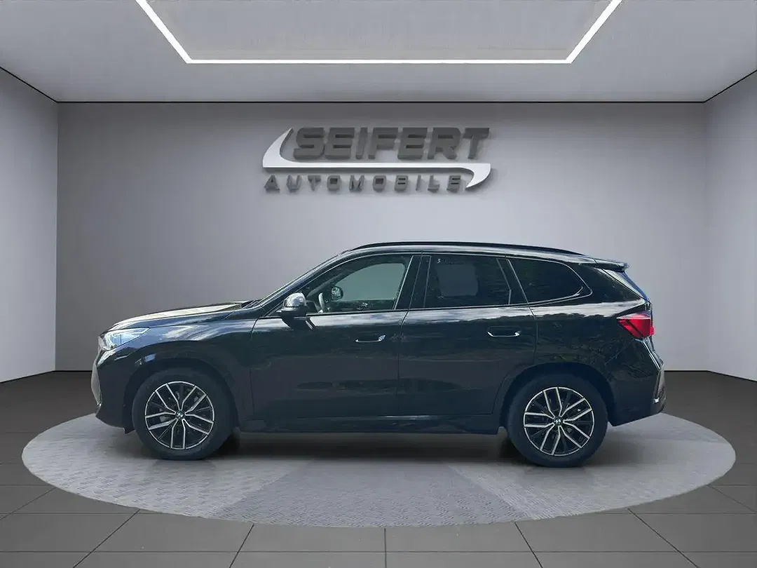 BMW X1 - Thumbnail 2