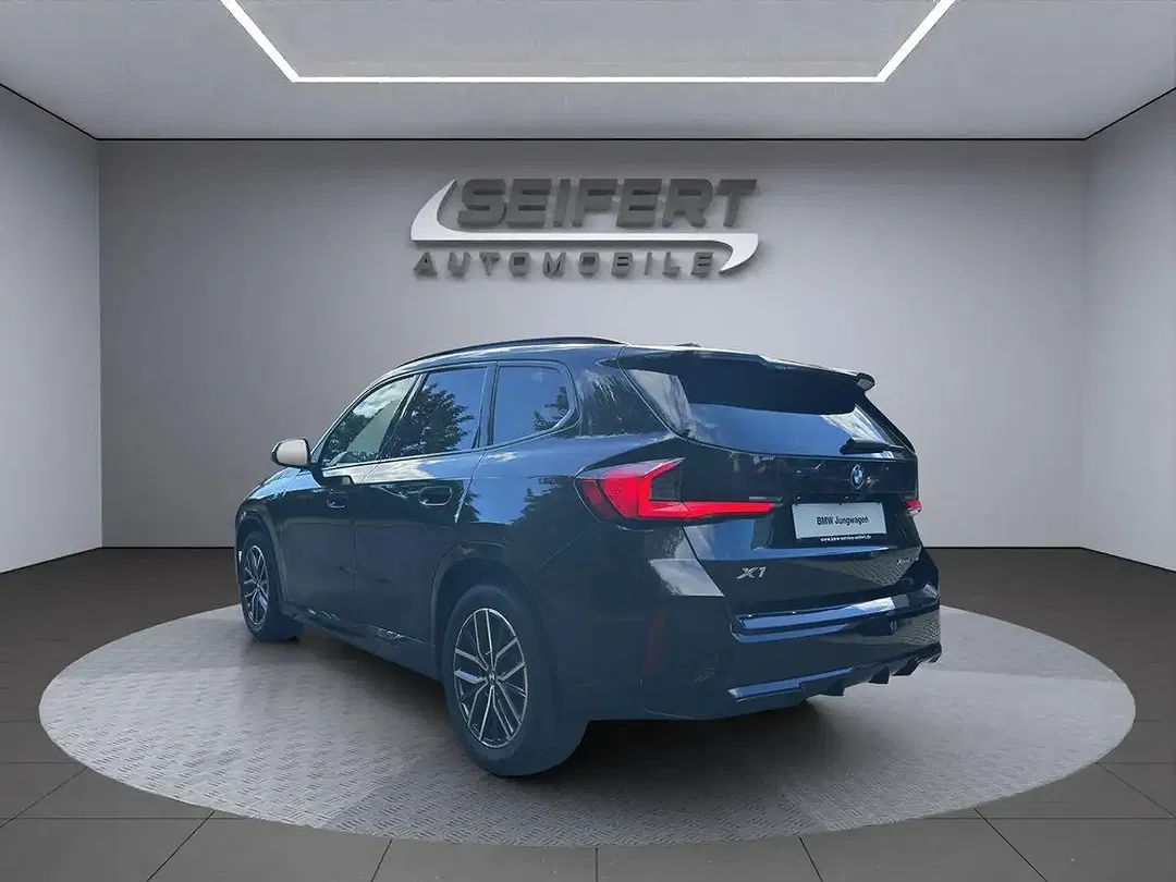 BMW X1 - Thumbnail 3