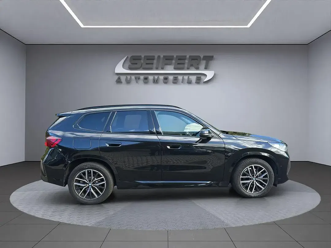 BMW X1 - Thumbnail 6