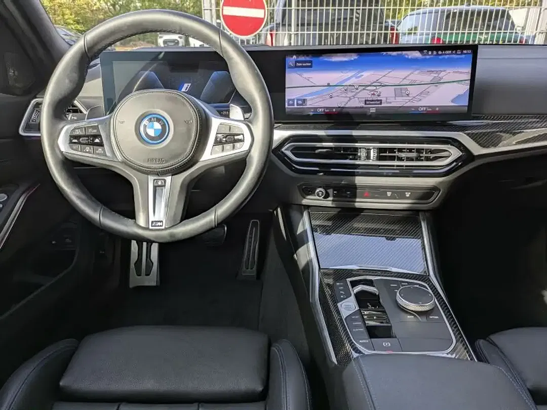 BMW 330 - Thumbnail 6