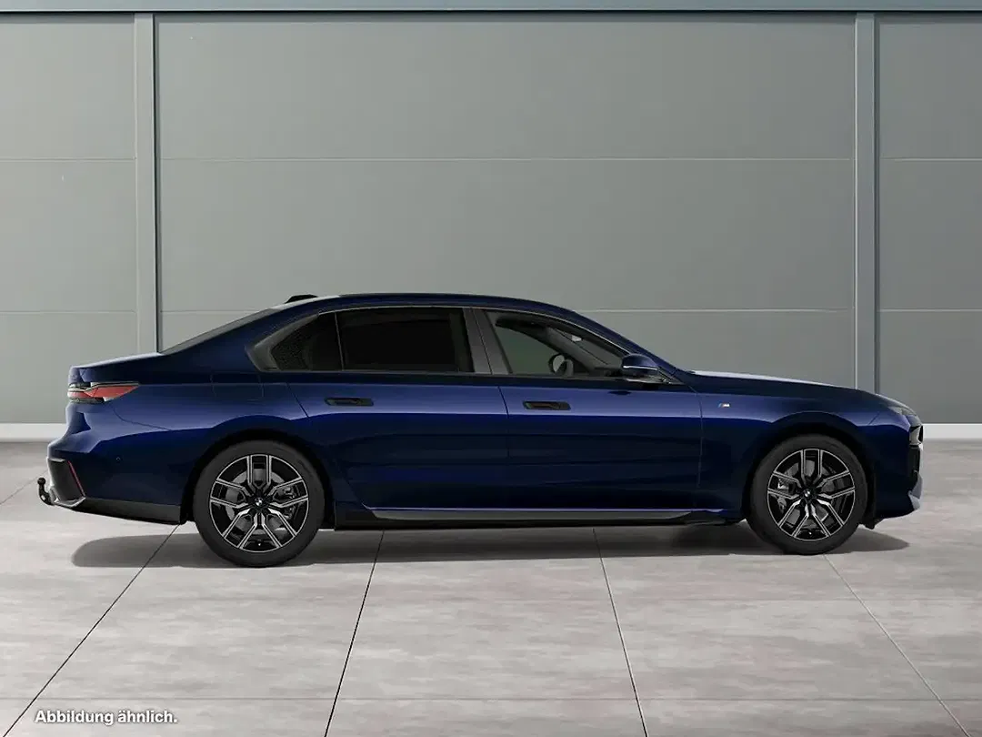 BMW 750 - Thumbnail 10