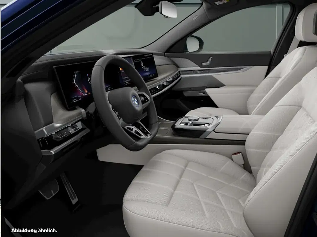 BMW 750 - Thumbnail 4